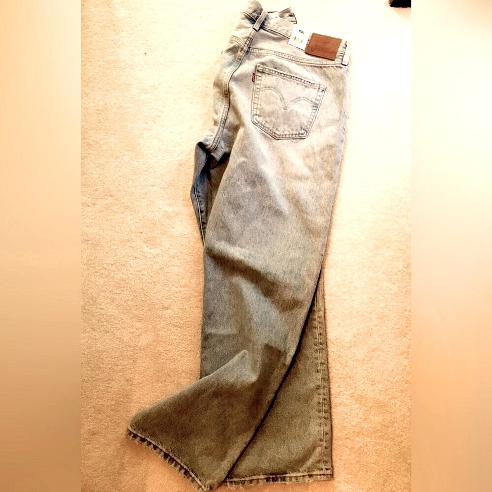 NWT Levi’s ‘90 Baggy Cropped Boot-Cut Jeans